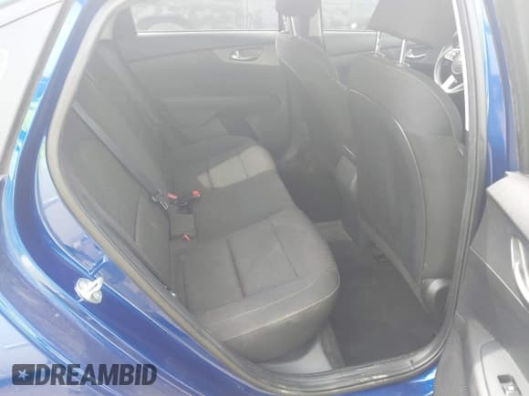 ✅ 2021 Kia Forte LXS • VIN: 3KPF24ADXME291584 • Lot: 39272582. Wystawiony na IAAI z przebiegiem 88 833 mil. Bezpłatny archiwum sprzedaży aukcyjnych z USA i szczegółowy raport historii pojazdu na DreamBid. Zdjęcie 8.