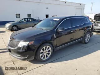 ✅ 2016 Lincoln MKT • VIN: 2LMHJ5FK7GBL03145 • Лот: 83717774. Опубликован ранее на Copart с пробегом 87 898 миль. Бесплатный доступ к архиву аукционных продаж из США и подробный отчёт об истории автомобиля на DreamBid. Изображение 1.