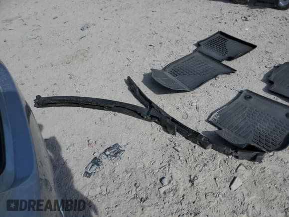 ✅ 2022 Toyota Camry Hybrid SE • VIN: 4T1G31AK4NU593613 • Lot: 87248265. Listed on Copart with 140,557 mi. Free auction sales archive from the USA and detailed vehicle history report at DreamBid. Image 12.