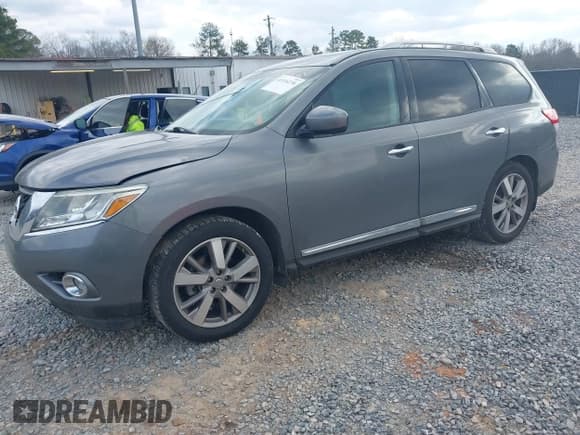 ✅ 2015 Nissan Pathfinder SV • VIN: 5N1AR2MN1FC625358 • Lot: 41516270. Listed on IAAI with 166,688 mi. Free auction sales archive from the USA and detailed vehicle history report at DreamBid. Image 2.