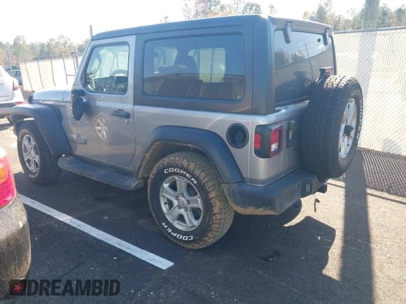 ✅ 2019 Jeep Wrangler Sport S • VIN: 1C4GJXAG9KW621690 • Lot: 43649676. Listed on IAAI with 38,778 mi. Free auction sales archive from the USA and detailed vehicle history report at DreamBid. Image 3.