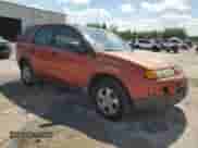 2002 Saturn VUE z VIN 5GZCZ23D22S811754, wystawiony jako Copart lot #56682225 z przebiegiem 282 775 mil mil oraz Szkoda całkowita • Salvage title. Historia ofert i sprzedaży dostępna na DreamBid. Obrazek 4.
