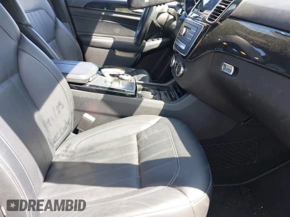✅ 2019 Mercedes-Benz GLE 400 • VIN: 4JGDA5GB1KB211102 • Lot: 42145350. Listed on IAAI with 54,781 mi. Free auction sales archive from the USA and detailed vehicle history report at DreamBid. Image 5.