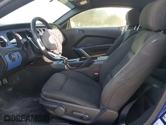 ✅ 2013 Ford Mustang GT • VIN: 1ZVBP8CF9D5230953 • Лот: 86596395. Опубликован ранее на Copart с пробегом 38 529 миль. Бесплатный доступ к архиву аукционных продаж из США и подробный отчёт об истории автомобиля на DreamBid. Изображение 7.