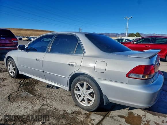 ✅ 2001 Honda Accord EX • VIN: 1HGCG16511A061355 • Lot: 93753835. Listed on Copart with 200,581 mi. Free auction sales archive from the USA and detailed vehicle history report at DreamBid. Image 2.