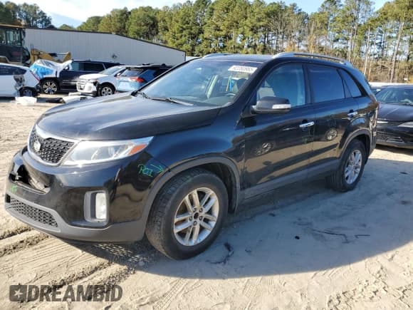 ✅ 2015 Kia Sorento LX • VIN: 5XYKT4A60FG568665 • Лот: 92280965. Опубликован ранее на Copart с пробегом Не указан. Бесплатный доступ к архиву аукционных продаж из США и подробный отчёт об истории автомобиля на DreamBid. Изображение 1.