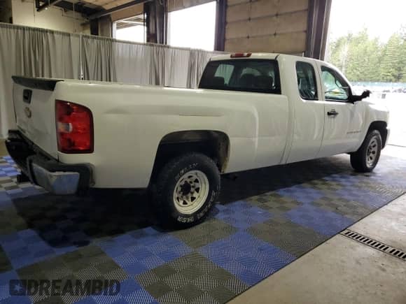 2008 Chevrolet Silverado 1500 Work Truck with VIN 1GCEC19J78E165301, listed as a Copart auction lot 50997005 with 262,275 mi miles and Clean title. Bid and sale history available at DreamBid. Image 3.