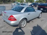 ✅ 2000 Mercedes-Benz SLK 230 Kompressor • VIN: WDBKK47F5YF160242 • Lot: 42549078. Wystawiony na IAAI z przebiegiem 81 288 mil. Bezpłatny archiwum sprzedaży aukcyjnych z USA i szczegółowy raport historii pojazdu na DreamBid. Zdjęcie 4.