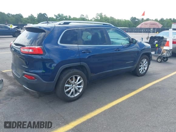 ✅ 2018 Jeep Cherokee Limited • VIN: 1C4PJMDB2JD617487 • Lot: 42301569. Listed on IAAI with 133,577 mi. Free auction sales archive from the USA and detailed vehicle history report at DreamBid. Image 4.