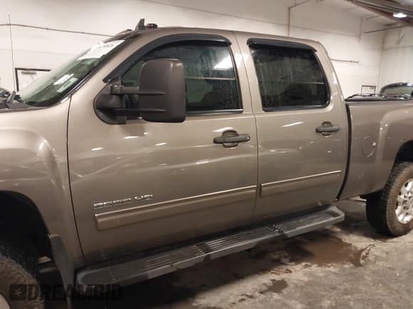 ✅ 2014 Chevrolet Silverado 2500HD LT • VIN: 1GC1KXC85EF131664 • Lot: 40820826. Listed on IAAI with 113,817 mi. Free auction sales archive from the USA and detailed vehicle history report at DreamBid. Image 15.