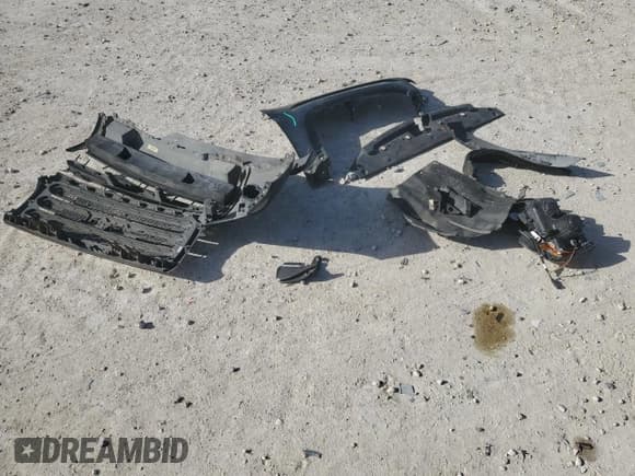 ✅ 2017 GMC Canyon 2WD • VIN: 1GTG5BENXH1141289 • Lot: 48030915. Listed on Copart with 144,093 mi. Free auction sales archive from the USA and detailed vehicle history report at DreamBid. Image 12.