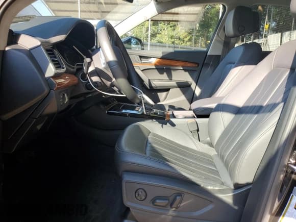 ✅ 2023 Audi Q5 Premium • VIN: WA1ABAFY1P2027153 • Lot: 71165885. Wystawiony na Copart z przebiegiem 36 120 mil. Bezpłatny archiwum sprzedaży aukcyjnych z USA i szczegółowy raport historii pojazdu na DreamBid. Zdjęcie 7.