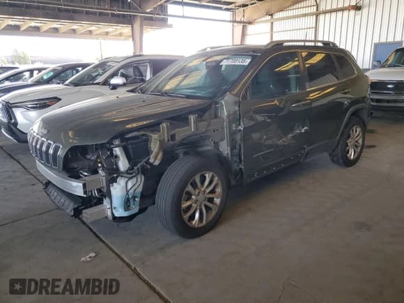 ✅ 2019 Jeep Cherokee Latitude • VIN: 1C4PJLCB1KD114787 • Lot: 71708135. Wystawiony na Copart z przebiegiem 54 735 mil. Bezpłatny archiwum sprzedaży aukcyjnych z USA i szczegółowy raport historii pojazdu na DreamBid. Zdjęcie 1.