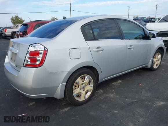 ✅ 2008 Nissan Sentra S • VIN: 3N1AB61E38L695698 • Lot: 43527254. Listed on IAAI with 187,104 mi. Free auction sales archive from the USA and detailed vehicle history report at DreamBid. Image 4.