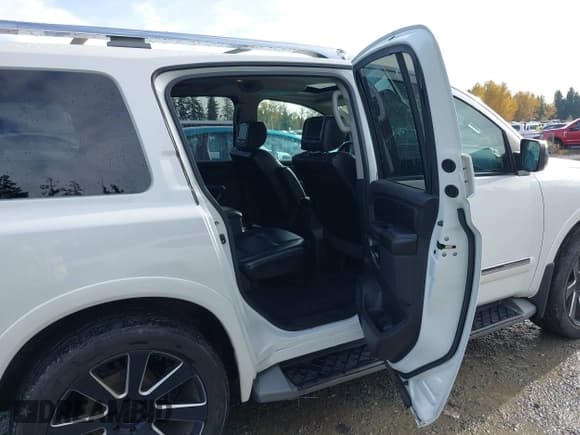 ✅ 2015 Nissan Armada Platinum • VIN: 5N1AA0NE6FN600583 • Лот: 43611864. Опубликован ранее на IAAI с пробегом 76 997 миль. Бесплатный доступ к архиву аукционных продаж из США и подробный отчёт об истории автомобиля на DreamBid. Изображение 8.