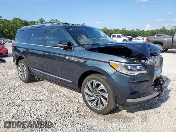 ✅ 2024 Lincoln Navigator Reserve • VIN: 5LMJJ2LG8REL05261 • Lot: 87093935. Wystawiony na Copart z przebiegiem 10 499 mil. Bezpłatny archiwum sprzedaży aukcyjnych z USA i szczegółowy raport historii pojazdu na DreamBid. Zdjęcie 4.