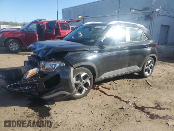 ✅ 2022 Hyundai Venue SEL • VIN: KMHRC8A38NU190003 • Lot: 82418025. Listed on Copart with 35,299 mi. Free auction sales archive from the USA and detailed vehicle history report at DreamBid. Image 1.