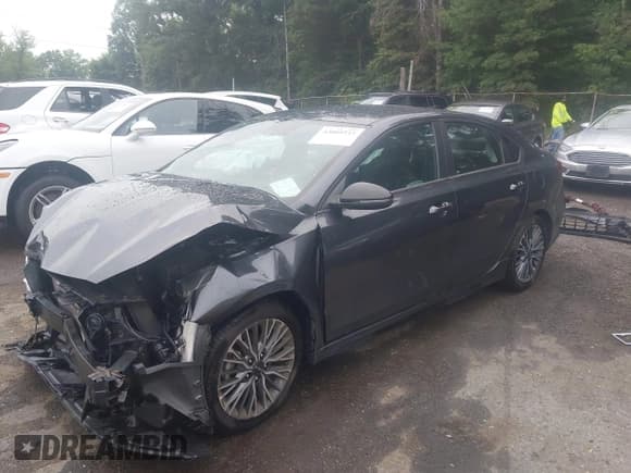 ✅ 2023 Kia Forte GT-Line • VIN: 3KPF54AD0PE549543 • Lot: 43005737. Wystawiony na IAAI z przebiegiem 32 282 mil. Bezpłatny archiwum sprzedaży aukcyjnych z USA i szczegółowy raport historii pojazdu na DreamBid. Zdjęcie 15.