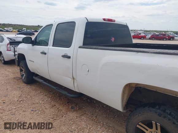 ✅ 2009 Chevrolet Silverado 2500HD Work Truck • VIN: 1GCHC43K49F127388 • Лот: 43209307. Опубликован ранее на IAAI с пробегом 311 236 миль. Бесплатный доступ к архиву аукционных продаж из США и подробный отчёт об истории автомобиля на DreamBid. Изображение 6.