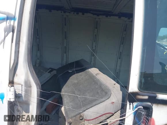 ✅ 2005 Chevrolet Express Cargo • VIN: 1GCGG25V051154199 • Лот: 42832510. Опубликован ранее на IAAI с пробегом Не указан. Бесплатный доступ к архиву аукционных продаж из США и подробный отчёт об истории автомобиля на DreamBid. Изображение 8.