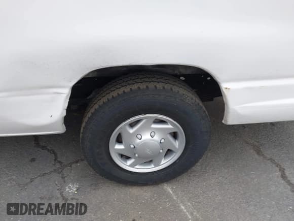 ✅ 2014 Ford Econoline Cargo Commercial • VIN: 1FTNS2EL2EDA16599 • Lot: 43285520. Wystawiony na IAAI z przebiegiem 170 567 mil. Bezpłatny archiwum sprzedaży aukcyjnych z USA i szczegółowy raport historii pojazdu na DreamBid. Zdjęcie 6.