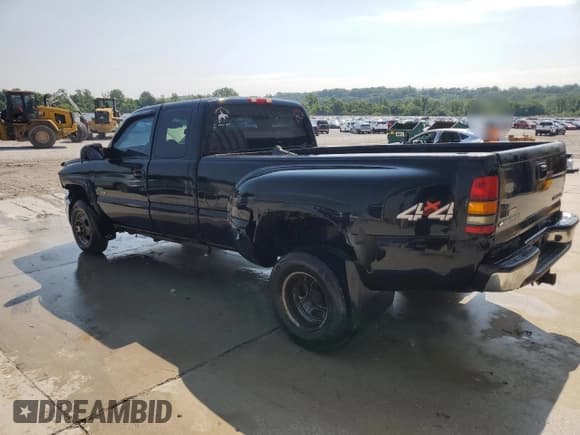 ✅ 2004 Chevrolet Silverado 3500 LS • VIN: 1GCJK39174E181134 • Lot: 68222555. Listed on Copart with Not provided. Free auction sales archive from the USA and detailed vehicle history report at DreamBid. Image 2.