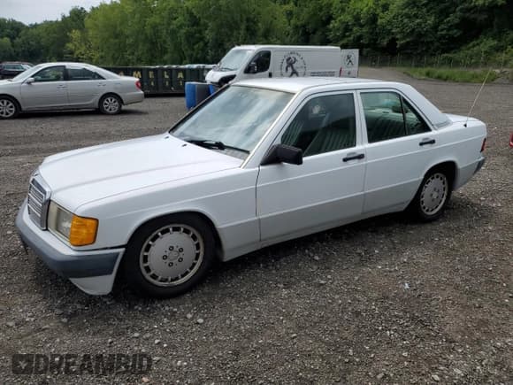 ✅ 1991 Mercedes-Benz 190 • VIN: WDBDA28DXMF840306 • Lot: 64777145. Wystawiony na Copart z przebiegiem 184 584 mil. Bezpłatny archiwum sprzedaży aukcyjnych z USA i szczegółowy raport historii pojazdu na DreamBid. Zdjęcie 1.