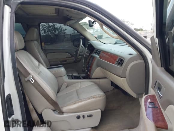 ✅ 2008 Chevrolet Silverado 2500HD Work Truck • VIN: 1GCHC29K58E152638 • Lot: 43209238. Wystawiony na IAAI z przebiegiem 304 726 mil. Bezpłatny archiwum sprzedaży aukcyjnych z USA i szczegółowy raport historii pojazdu na DreamBid. Zdjęcie 5.