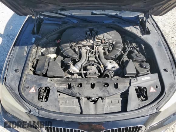 ✅ 2010 BMW 7 Series 750Li • VIN: WBAKB8C59ACY63577 • Lot: 92843735. Wystawiony na Copart z przebiegiem 150 250 mil. Bezpłatny archiwum sprzedaży aukcyjnych z USA i szczegółowy raport historii pojazdu na DreamBid. Zdjęcie 11.