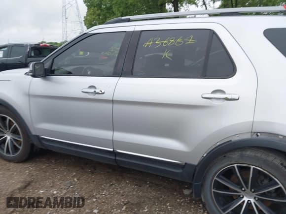 ✅ 2013 Ford Explorer Limited • VIN: 1FM5K7F81DGA36861 • Lot: 42306927. Wystawiony na IAAI z przebiegiem 172 603 mil. Bezpłatny archiwum sprzedaży aukcyjnych z USA i szczegółowy raport historii pojazdu na DreamBid. Zdjęcie 14.