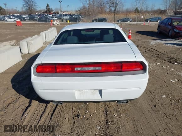 ✅ 2013 Dodge Challenger SXT • VIN: 2C3CDYAGXDH674738 • Lot: 41632880. Wystawiony na IAAI z przebiegiem 131 339 mil. Bezpłatny archiwum sprzedaży aukcyjnych z USA i szczegółowy raport historii pojazdu na DreamBid. Zdjęcie 17.