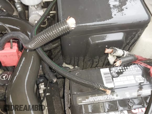 ✅ 2006 Chevrolet Silverado 2500HD LT1 • VIN: 1GCHK23D46F191371 • Лот: 41032500. Опубликован ранее на IAAI с пробегом Не указан. Бесплатный доступ к архиву аукционных продаж из США и подробный отчёт об истории автомобиля на DreamBid. Изображение 17.