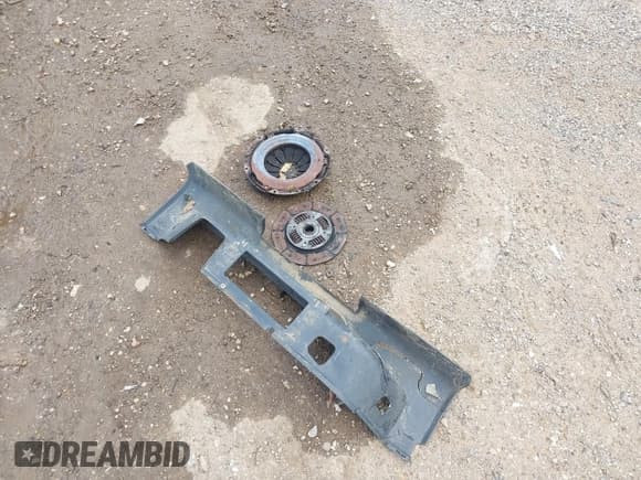 ✅ 2009 Chevrolet Silverado 1500 • VIN: 3GCEC33219G144192 • Lot: 42211158. Listed on IAAI with 256,290 mi. Free auction sales archive from the USA and detailed vehicle history report at DreamBid. Image 12.