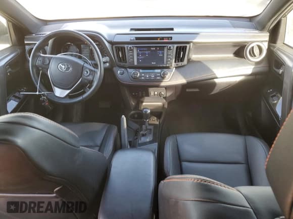 ✅ 2017 Toyota RAV4 SE • VIN: 2T3JFREV1HW674726 • Лот: 86217085. Опубликован ранее на Copart с пробегом 79 765 миль. Бесплатный доступ к архиву аукционных продаж из США и подробный отчёт об истории автомобиля на DreamBid. Изображение 8.