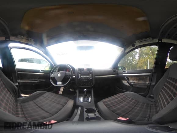 ✅ 2009 Volkswagen Golf GTI • VIN: WVWHV71K09W118136 • Lot: 43464146. Wystawiony na IAAI z przebiegiem 165 220 mil. Bezpłatny archiwum sprzedaży aukcyjnych z USA i szczegółowy raport historii pojazdu na DreamBid. Zdjęcie 19.