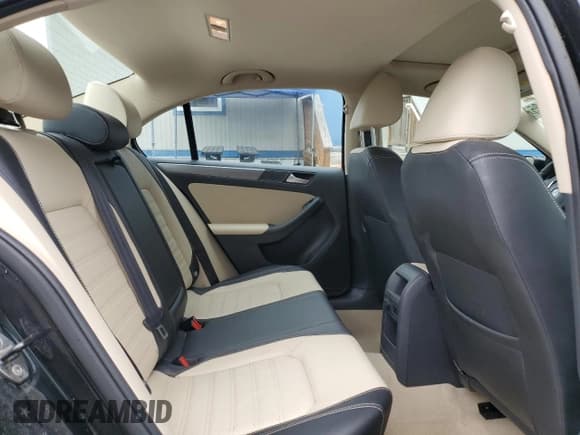 ✅ 2014 Volkswagen Jetta SEL • VIN: 3VWL17AJ9EM426636 • Lot: 56938485. Listed on Copart with 90,359 mi. Free auction sales archive from the USA and detailed vehicle history report at DreamBid. Image 10.