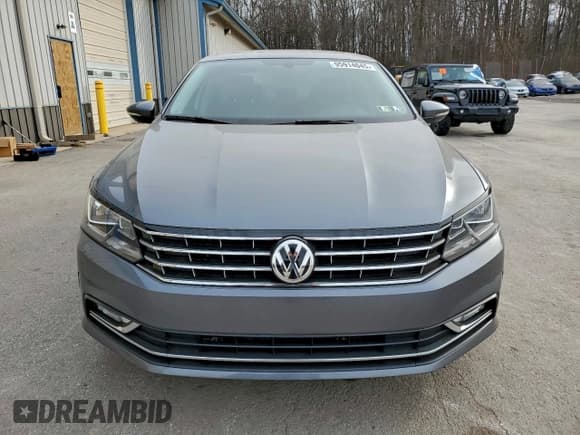 ✅ 2016 Volkswagen Passat SE • VIN: 1VWBT7A31GC054088 • Lot: 95914045. Wystawiony na Copart z przebiegiem 113 323 mil. Bezpłatny archiwum sprzedaży aukcyjnych z USA i szczegółowy raport historii pojazdu na DreamBid. Zdjęcie 5.