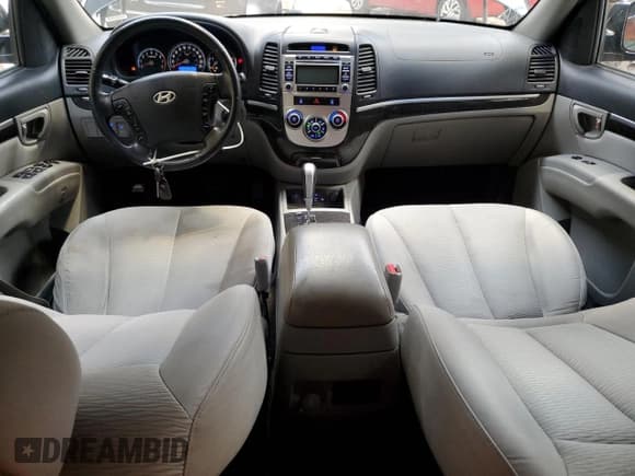 ✅ 2009 Hyundai Santa Fe GL • VIN: 5NMSG73E39H296763 • Lot: 54605045. Listed on Copart with 308,827 mi. Free auction sales archive from the USA and detailed vehicle history report at DreamBid. Image 8.