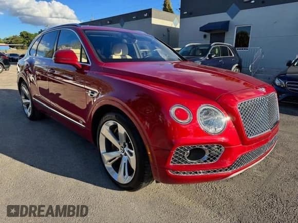 ✅ 2017 Bentley Bentayga W12 • VIN: SJAAC2ZV1HC014037 • Lot: 71081215. Wystawiony na Copart z przebiegiem 36 099 mil. Bezpłatny archiwum sprzedaży aukcyjnych z USA i szczegółowy raport historii pojazdu na DreamBid. Zdjęcie 4.