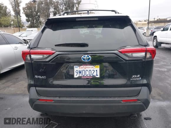 ✅ 2024 Toyota RAV4 Hybrid XLE Premium • VIN: 4T3B6RFV6RU159449 • Lot: 42180580. Wystawiony na IAAI z przebiegiem 17 930 mil. Bezpłatny archiwum sprzedaży aukcyjnych z USA i szczegółowy raport historii pojazdu na DreamBid. Zdjęcie 16.