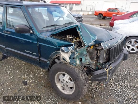 ✅ 1998 Jeep Cherokee Sport • VIN: 1J4FJ68S1WL251692 • Lot: 41798145. Listed on IAAI with 133,600 mi. Free auction sales archive from the USA and detailed vehicle history report at DreamBid. Image 6.