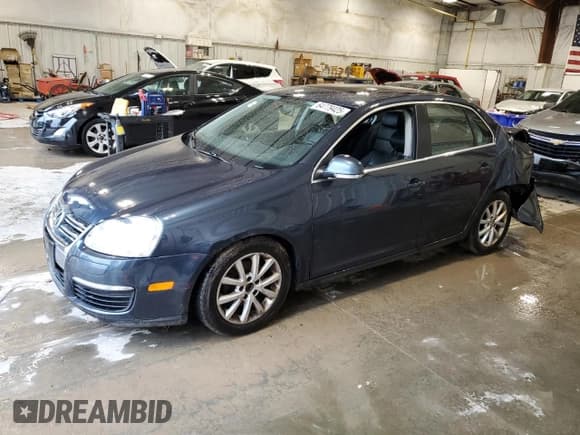 ✅ 2010 Volkswagen Jetta SE • VIN: 3VWRX7AJ4AM023604 • Lot: 64779425. Listed on Copart with 177,058 mi. Free auction sales archive from the USA and detailed vehicle history report at DreamBid. Image 1.