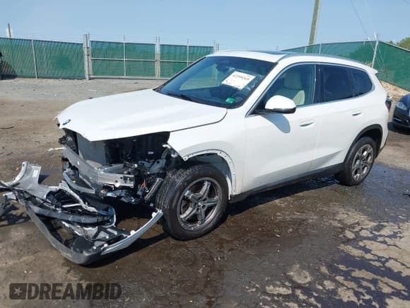 ✅ 2023 BMW X1 xDrive28i • VIN: WBX73EF00P5W02309 • Lot: 42399269. Listed on IAAI with 33,154 mi. Free auction sales archive from the USA and detailed vehicle history report at DreamBid. Image 19.