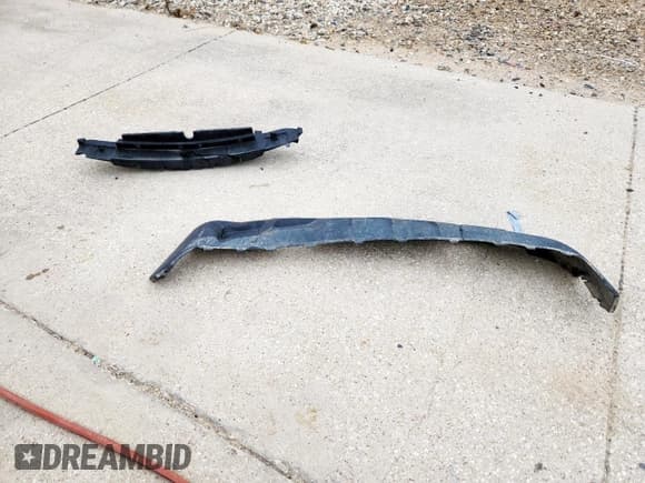 ✅ 2006 Chevrolet Silverado 2500HD Work Truck • VIN: 1GCHC23U56F226352 • Лот: 58729325. Опубликован ранее на Copart с пробегом 243 826 миль. Бесплатный доступ к архиву аукционных продаж из США и подробный отчёт об истории автомобиля на DreamBid. Изображение 12.