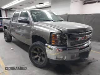 2013 Chevrolet Silverado 1500 LT с VIN 3GCPCSE02DG231767, выставлен на аукционе IAAI как лот 43048750 с пробегом 165 297 миль миль и . История ставок и продаж доступна на DreamBid. Изображение 1.