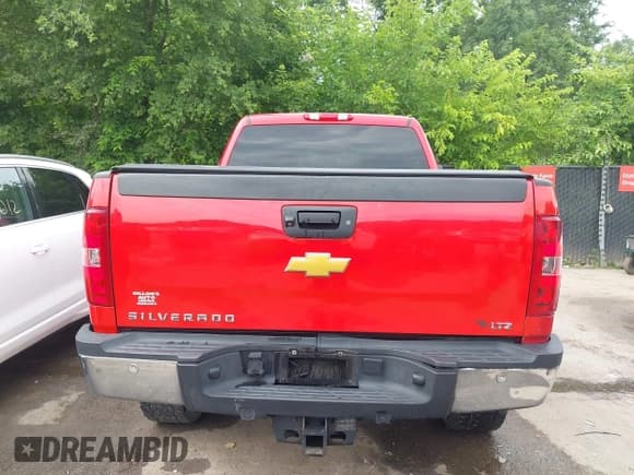 ✅ 2014 Chevrolet Silverado 2500HD LTZ • VIN: 1GC1KYE85EF174808 • Лот: 42471174. Опубликован ранее на IAAI с пробегом 234 345 миль. Бесплатный доступ к архиву аукционных продаж из США и подробный отчёт об истории автомобиля на DreamBid. Изображение 16.