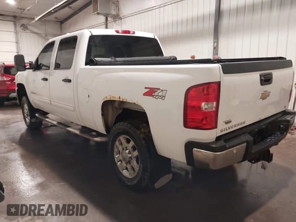 ✅ 2011 Chevrolet Silverado 2500HD LT • VIN: 1GC1KXCG0BF190396 • Лот: 42008385. Опубликован ранее на IAAI с пробегом 193 545 миль. Бесплатный доступ к архиву аукционных продаж из США и подробный отчёт об истории автомобиля на DreamBid. Изображение 3.