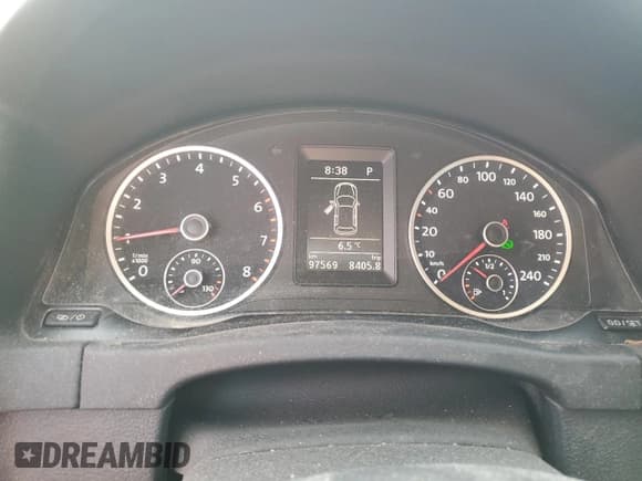 ✅ 2015 Volkswagen Tiguan • VIN: WVGHV7AX2FW510215 • Лот: 86894835. Опубликован ранее на Copart с пробегом 97 569 миль. Бесплатный доступ к архиву аукционных продаж из США и подробный отчёт об истории автомобиля на DreamBid. Изображение 9.