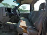 ✅ 1998 GMC Sierra 2500 • VIN: 1GTGK24R0WZ520104 • Lot: 62861564. Wystawiony na Copart z przebiegiem 129 091 mil. Bezpłatny archiwum sprzedaży aukcyjnych z USA i szczegółowy raport historii pojazdu na DreamBid. Zdjęcie 7.