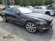 ✅ 2019 Jaguar XJ R-Sport • VIN: SAJWJ1CD6K8W20692 • Lot: 60749245. Wystawiony na Copart z przebiegiem 25 056 mil. Bezpłatny archiwum sprzedaży aukcyjnych z USA i szczegółowy raport historii pojazdu na DreamBid. Zdjęcie 4.